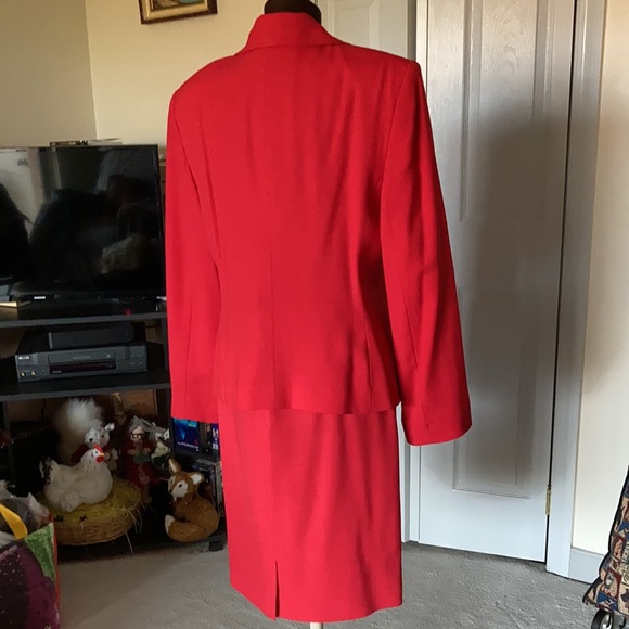 Vintage Rena Rowan for Saville suit - Picture 4 of 7